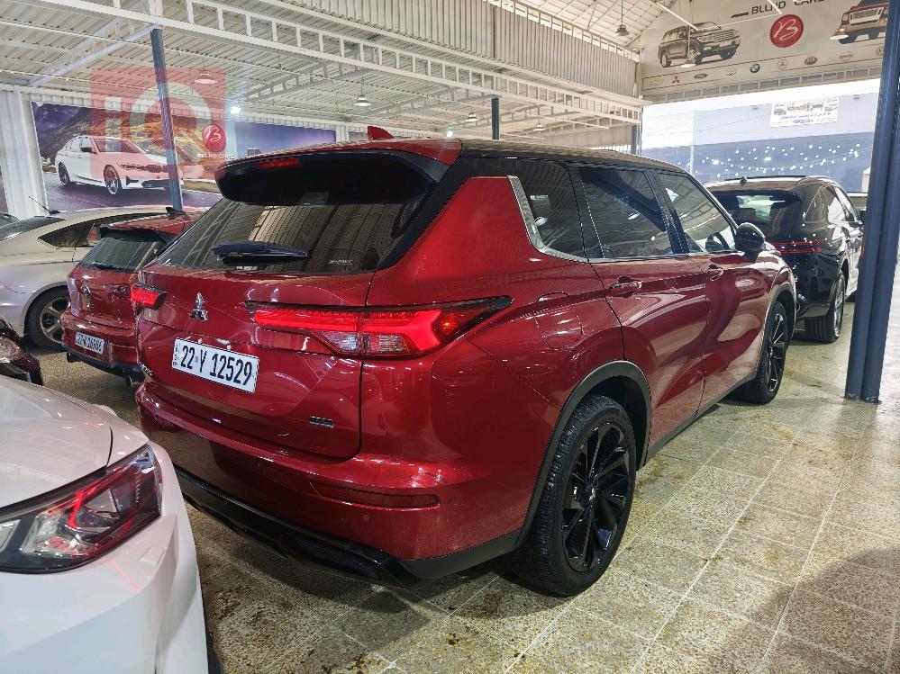 ميتسوبيشي اوتلاندر